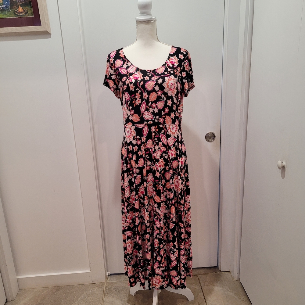 Ronni Nicole NWT  size Large women's dress  maxi short sleeve black and pink